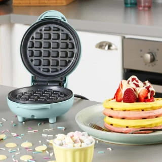 Giles & Posner Mini Waffle Maker 4 Giles & Posner Mini Waffle Maker - Image 2